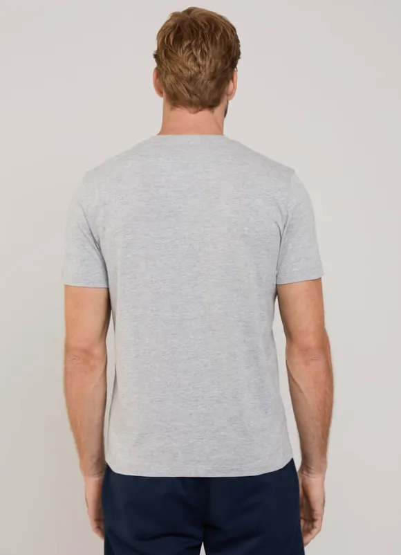 regular fit front pocket t-shirt