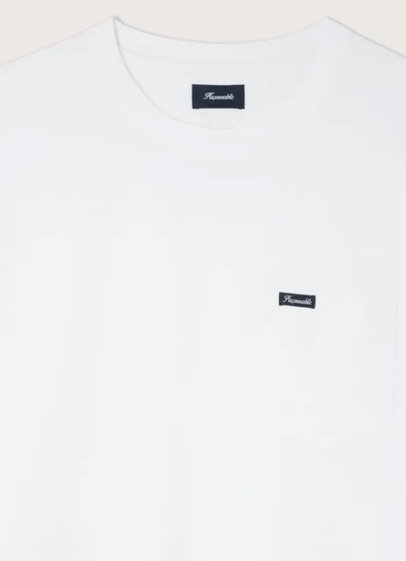regular fit front pocket t-shirt